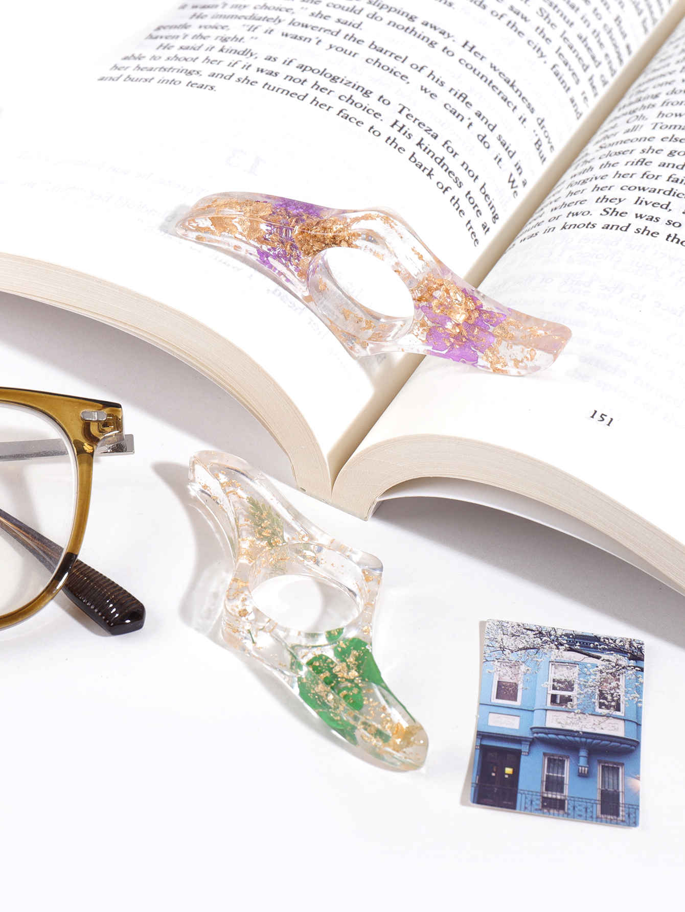 Resin Art Book - Pressed Flower Resin Reading Page Holder,